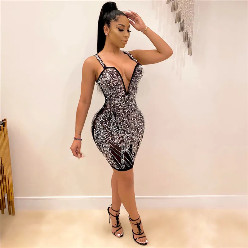 Women Dress Sparkle Sleeveless Sequins Pearl Crystal Party Glitter Spagetti Straps Bodycon V-Neck Female Outfits 210522