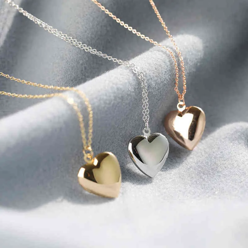 Colgantes de medallón de corazón de amor a la moda para mujeres y hombres, marco de fotos que se puede abrir, collares de Metal brillante, collar de corazón de amor familiar G1213