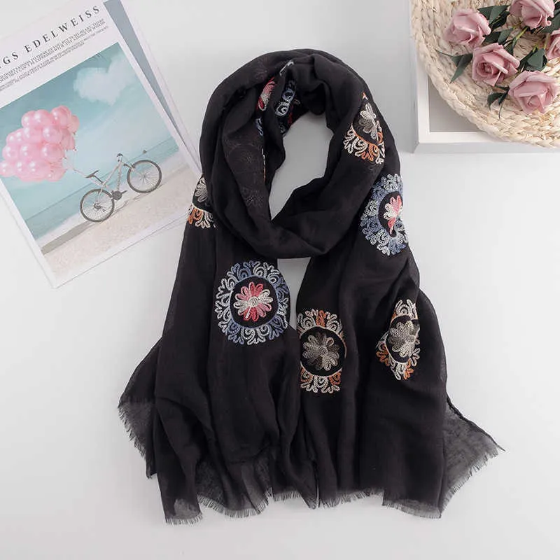 New embroider scarf Muslim hijab scarves sweet floral soft plain shawl soft foulard viscose cotton soft winter wrap shawls Q0828