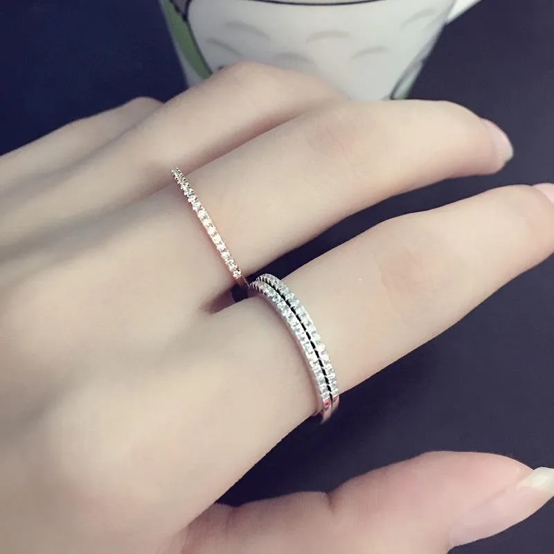 Echte 18K Wit Goud Pave Gesimuleerde Diamond Band Ring Fijne Bruiloft Sieraden Eenvoudige Ronde Dunne Ringen Voor Vrouwen Gift cluster210M