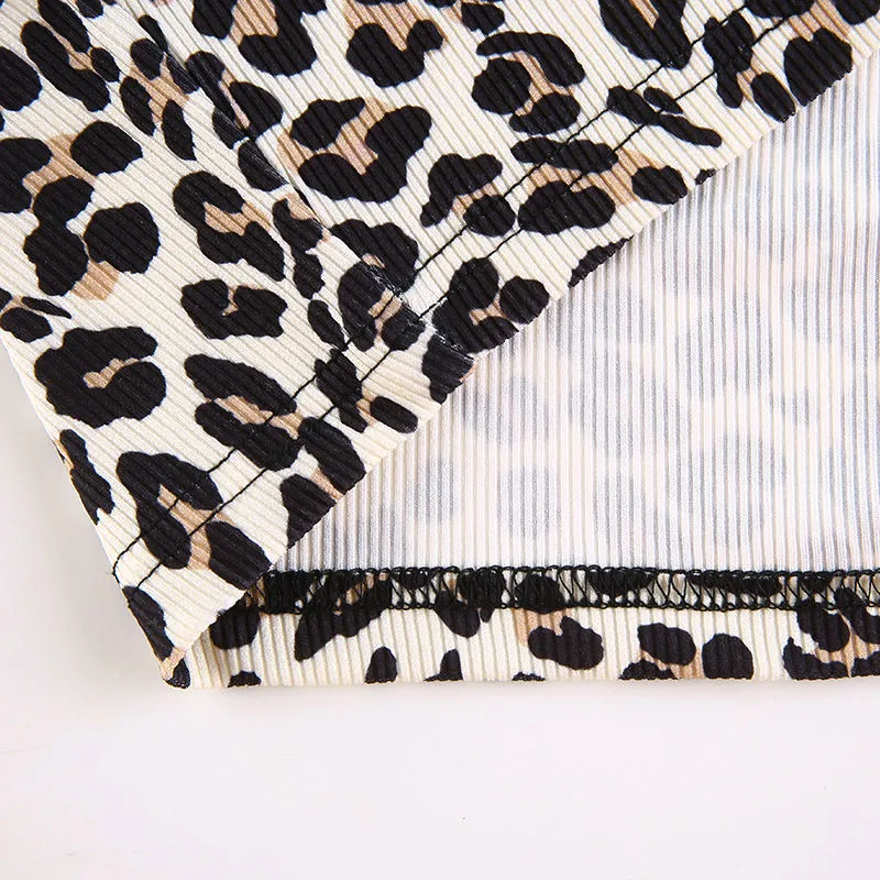 Vintage sexy Leopardenmuster Knopf enge Crop Tops Frauen schlanke kurze O-Ausschnitt Langarm-Bottom-Shirts abgeschnittene Bluse 210514