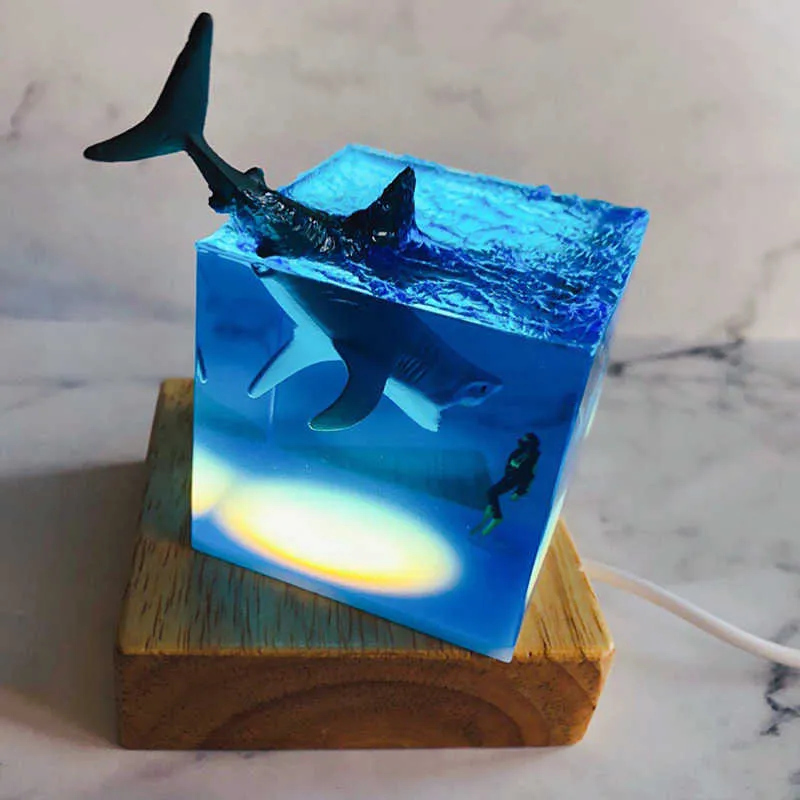 3D LED Night Light Shark Diver Decorazione Novità Regalo bambini Camera da letto Baby Room Decor Lampada da comodino USB la casa H0922209A