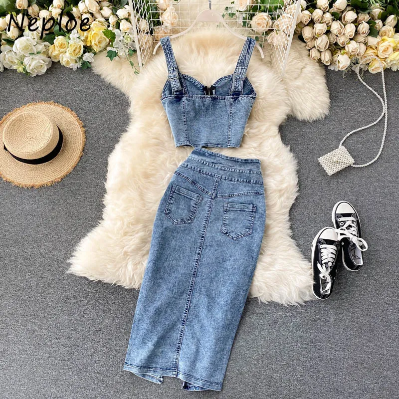 Neploe Summer Vintage Denim Femmes Ensemble Sexy Clavicule Exposé Sans Manches Camis Top + Taille Haute Hanche Une Ligne Jupe Fendue Costume 210423