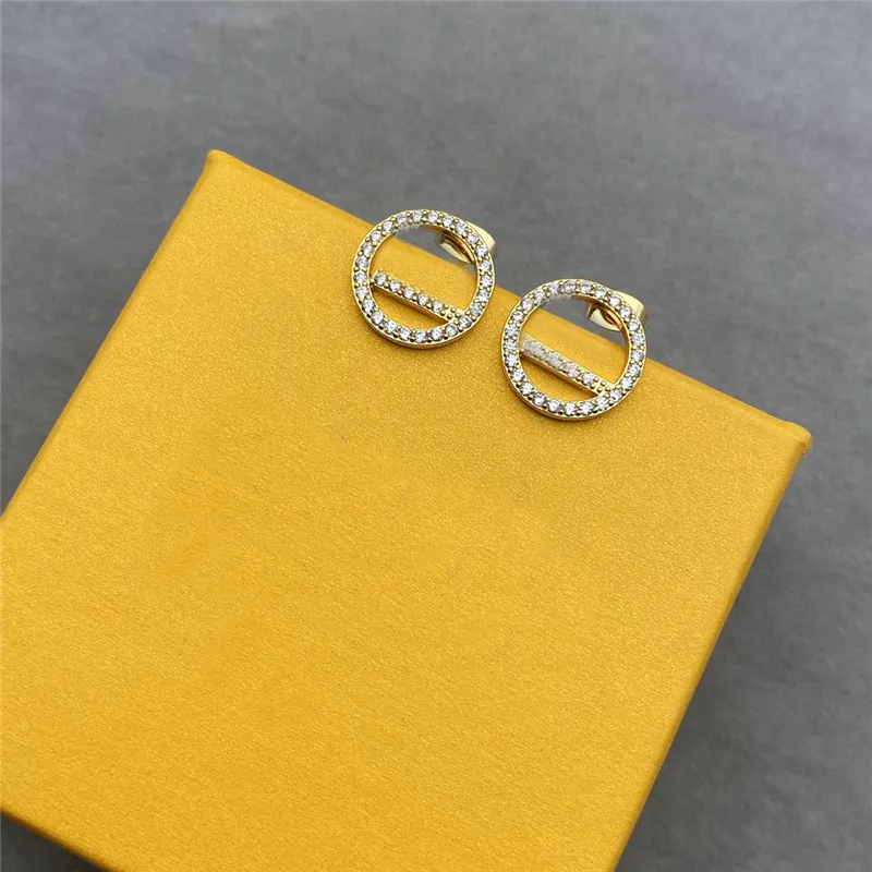 Full Diamond Circle Letter Earrings Ladies Crystal Alphabet Charm Studs Girlfriend Date Party Anniversaries Rhinestone Dangler Wit265P