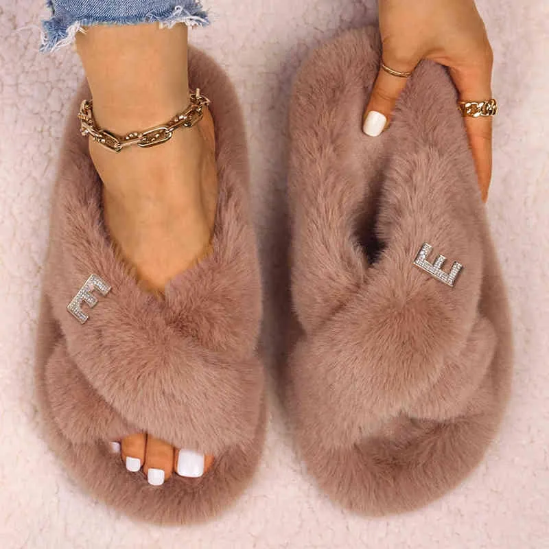 Dames Faux Bont Dia's Slippers Winter Luxe Rhinestone Letter E Designer Crystal Bont Sandalen Slip Flops Flats Snakers Schoenen Y1120