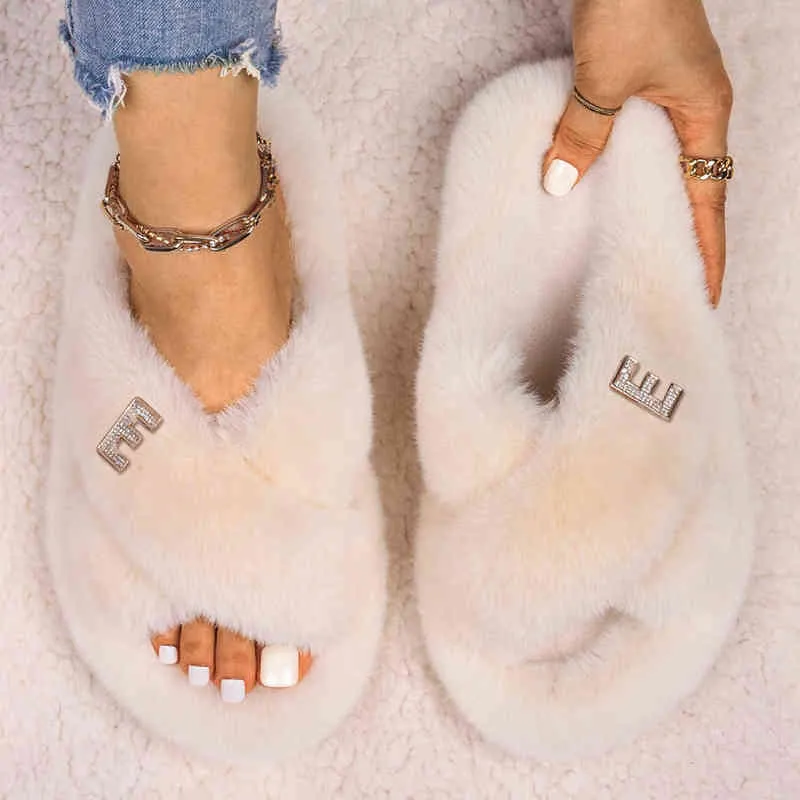 Women's Faux Fur Slides Slippers Winter Luxury Rhinestone Letter E Designer Crystal Fur Sandals Flip Flops Flats Snakers Shoes Y1120