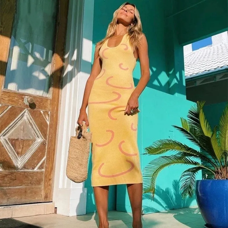 Robe moulante tricotée Femmes Y2K Halter Cou Jaune Sans manches Midi Dos nu Robes sexy Casual Beach Femmes Robes d'été 210521