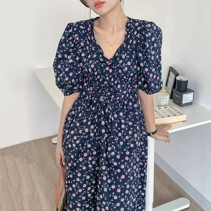 Korejpaaの女性のドレス夏の韓国のファッションエレガントなプリントVネックドローストリング折りたたみウエストバブルスリーブフローラルロングドレス210526