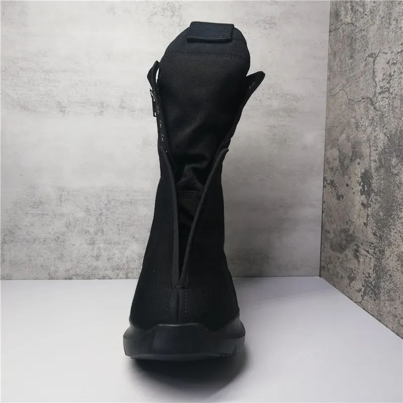 Czarne buty płócienne dla mężczyzn Spring Mouth kształt pięty Mężczyzna Modna Moda Sneakers P35D50