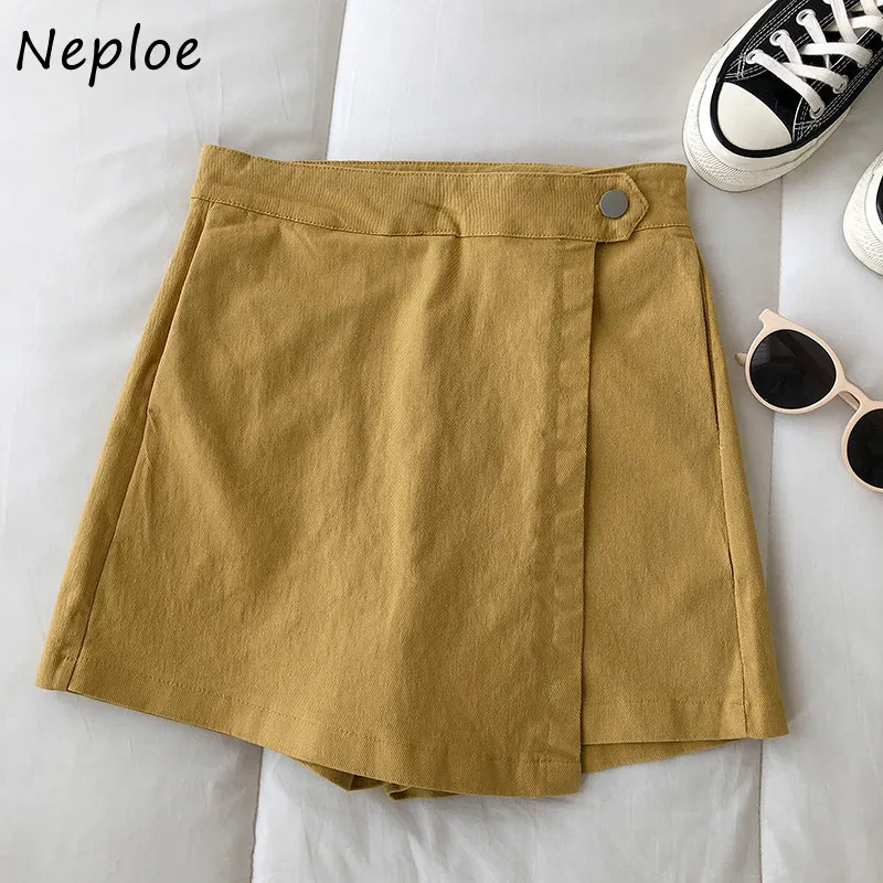 Neploe High Waist Hip A Line Shorts Women Button Design Solid Shorts Feminino Summer New Outwear Slim 210423