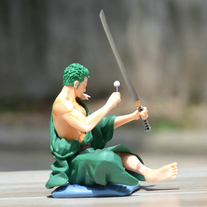 Zoro Figure One Piece Figure Anime Zoro Sitting Figure Modello Statua PVC Doll Home Desktop Car Decora Scultura Artigianale da collezione5582163