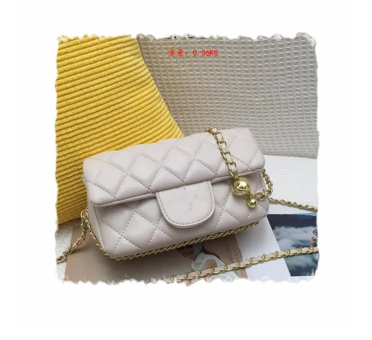 2021 Brand Female Packet Designer Mini Chain Bag Nya koreanska Messenger-väskor Fashion Change One-Shulder Mobiltelefon Bages Christma281o