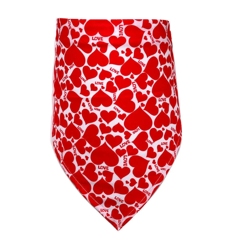 Cães vestuário Valentine Day Cães Bandana com coração e amor design triângulo bibs pet lenço acessórios para cães médios a grandes lábios vermelhos