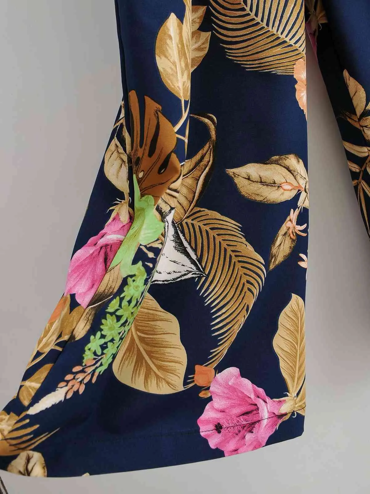 Frauen Rundhals Kurzarm Blumendruck Strampler Vintage Mode mit Gürtel Lose und elegante schicke weibliche Overall 210507