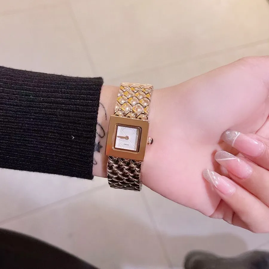 Relojes de marca Mujeres Ladies Girl Style Style Metal Steel Wrist Watch Ch79