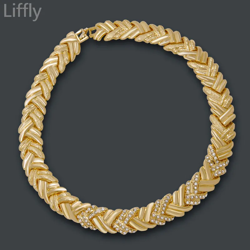 Liffly Bridal Dubai Parure di gioielli in oro Bracciale con collana di cristallo Nigerian Wedding Party Women Fashion Set 220224