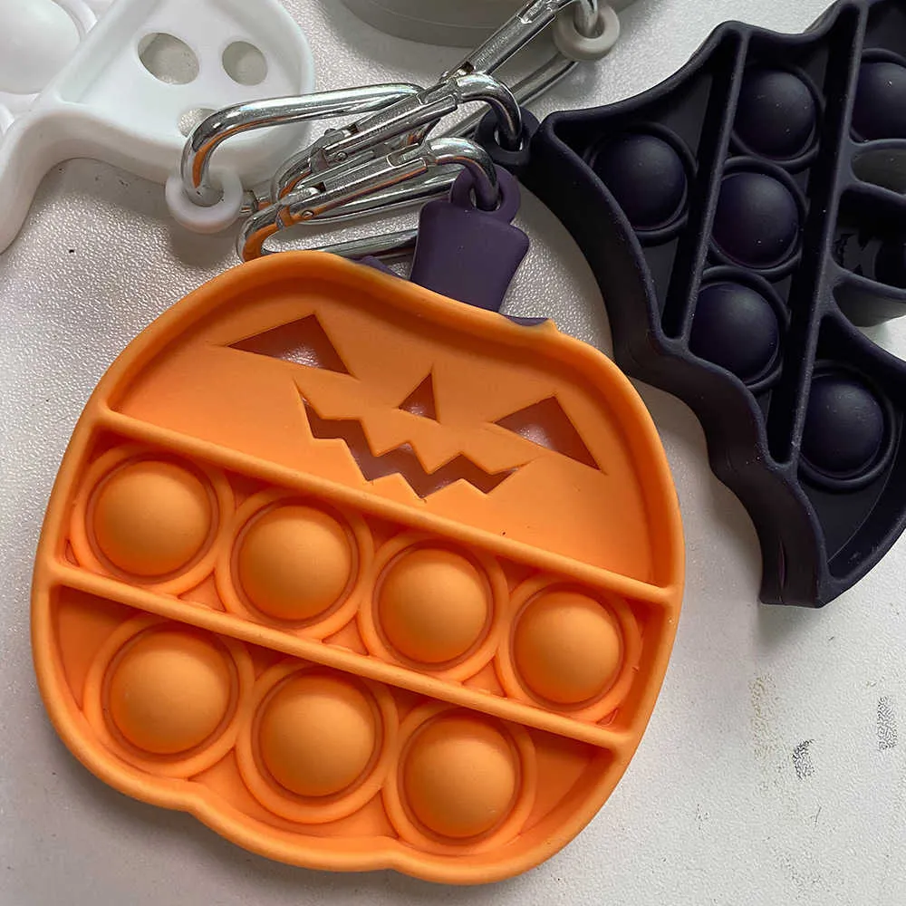 TIKTOK Halloween Pumpkin bat ghost Shape Key Ring Toys Sensory Push Bubble Keychain Fingertip Puzzle Kids Decompression Toy Party Gift Decorations G921RIH2652339