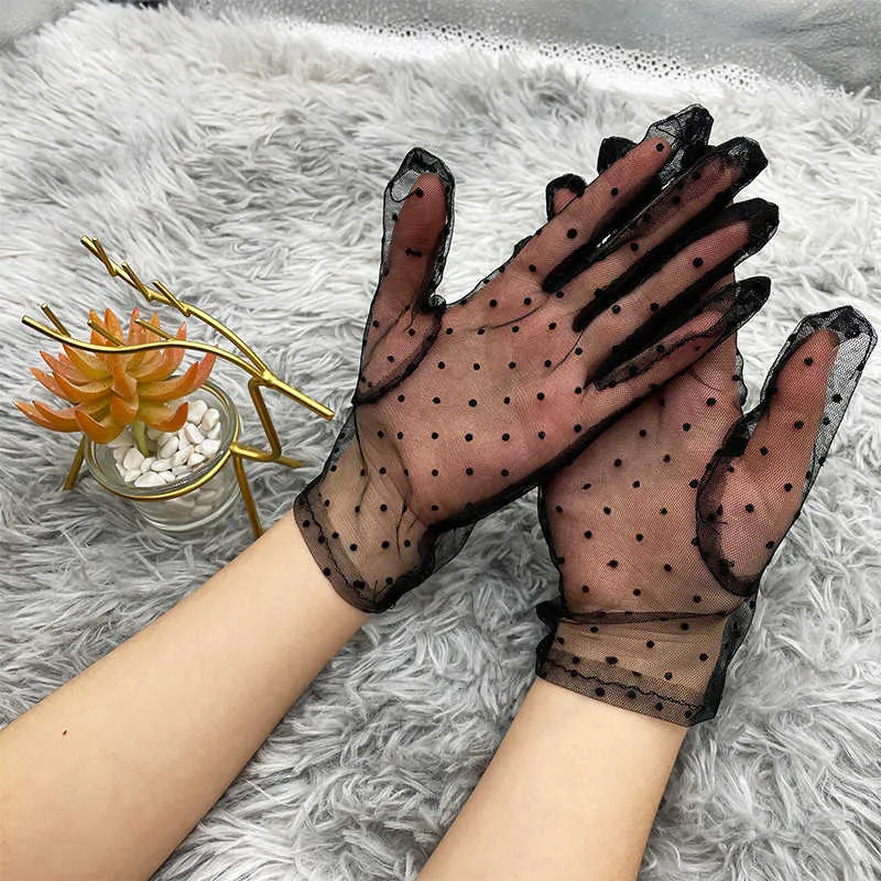 Kvinnor Sexiga Lace Handskar Polka Dot Svart Vit Mesh Tulle Handskar Lady Sommar Solskyddsmedel Mittens För Kör Tunna Spothandskar Y0827