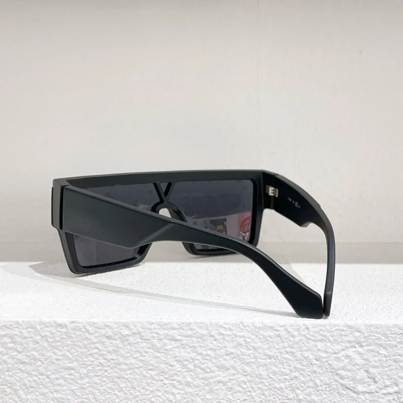Gafas de sol Diseñador Classic Black Plate Logo Lens 1583 Gastos de hombres Catwalk de moda Half-Frame Domen Glassess con caja original251f