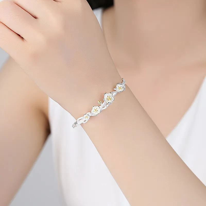 純粋な銀のブレスレットのバングルのためのバングルのためのパーソナリティの花カフバングルリストバンドPulseraのフェムムファッションジュエリーのアクセサリー