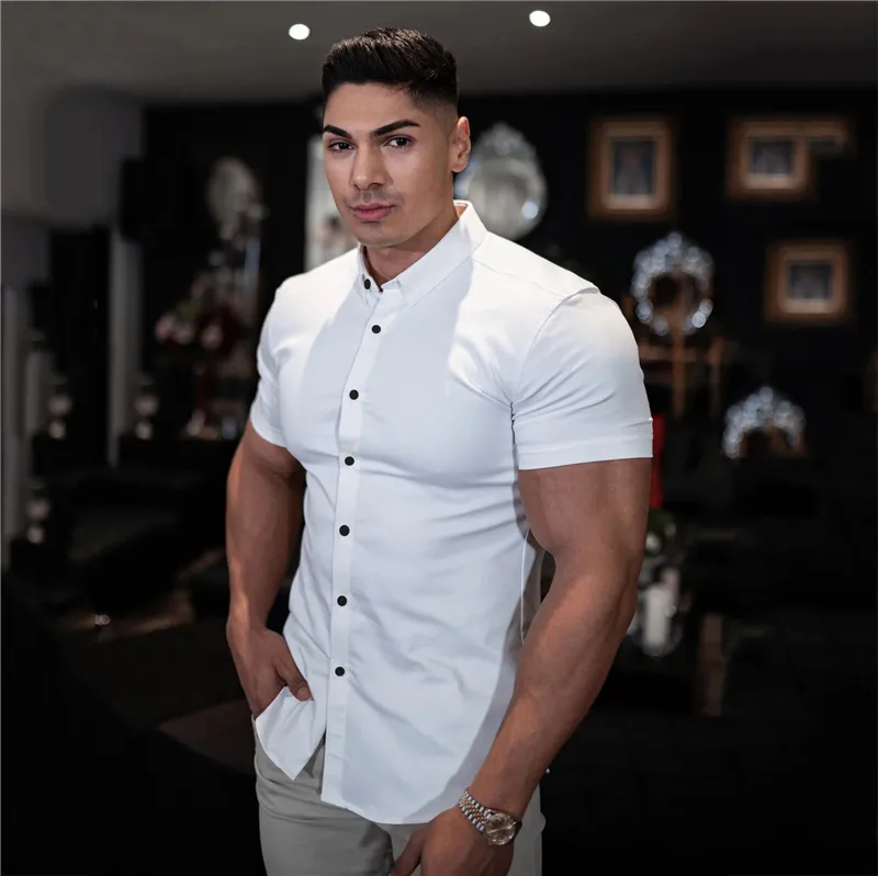 Mode d'été chemise à manches courtes hommes Super Slim Fit mâle décontracté affaires sociales robe chemise marque hommes Fitness vêtements de sport 220303