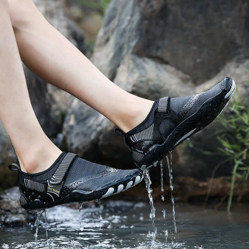 Мужские женщины Baech Shoes Быстрые сухие черные вверх по течению туфли Slip-on Aqua Водовая обувь Удобный пляжный бассейн купальный кроссовки 36-47 y0714