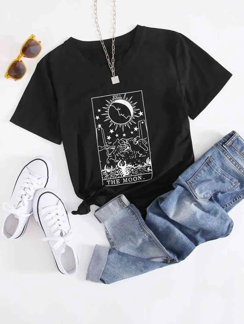 Black T Shirt XVII The Moon Tarot Card Gothic Harajuku Vintage Design Women Men Unisex T-Shirt Tops Grunge Edgy Women Clothes 210518