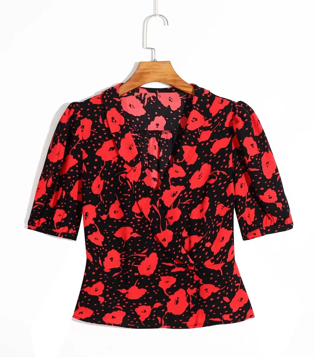 Vintage Francja Styl Pół Rękaw Wrap Koszula Moda Czerwony Kwiatowy Druku Czarna Bluzka Kobiety Chic Krótkie Topy 210429