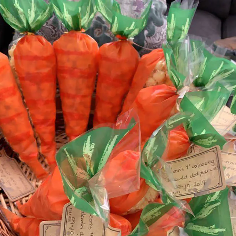 decorazioni pasquali sacchetti di cono di carota sacchetti di cellophane caramelle biscotti fatti a mano con cravatte dorate decorazioni di compleanno Y0730