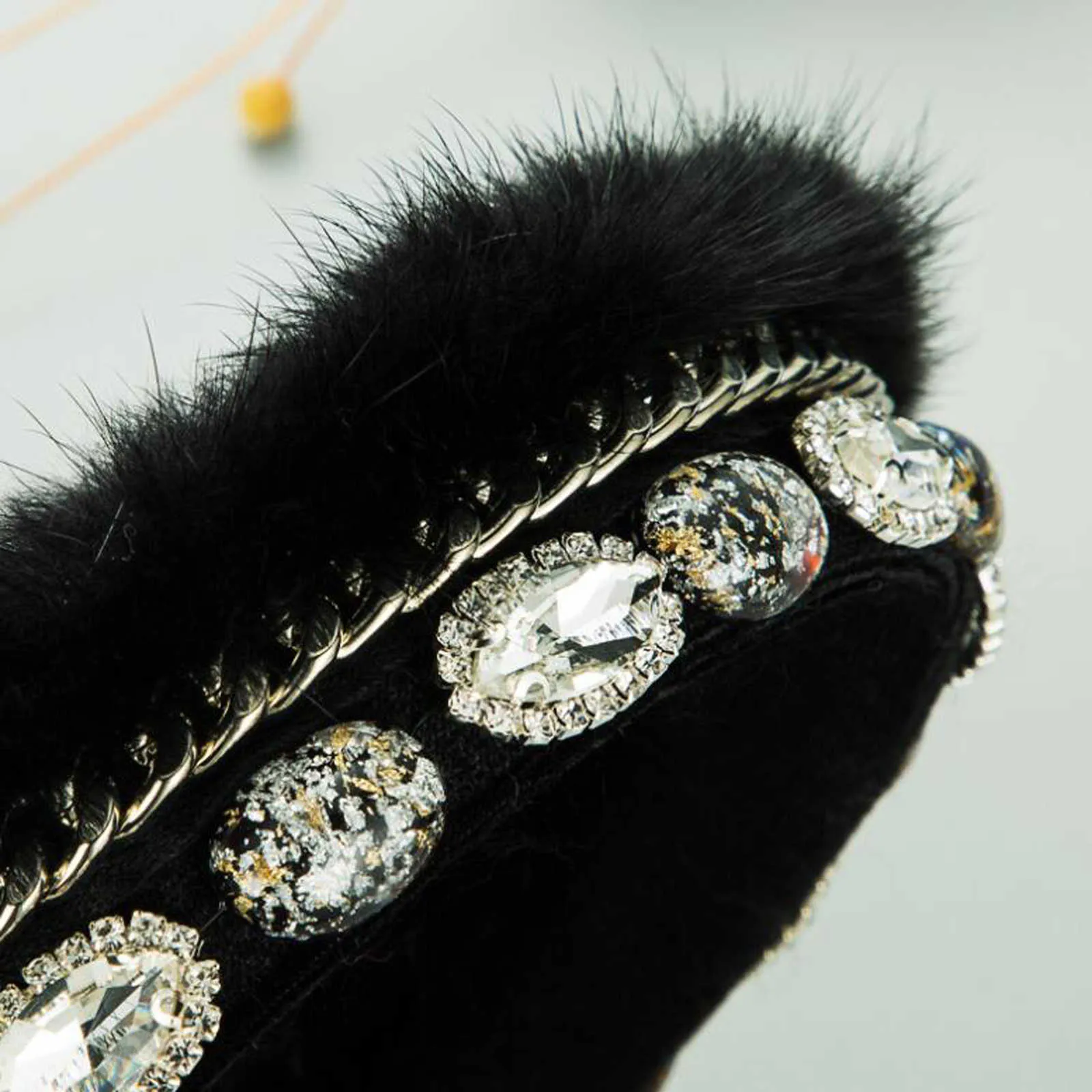 Proly New Moda Damska Pałąk Puszysty Fluff Winter Hairband Dorosły Luksusowy Rhinestone Barok Akcesoria Do Włosów Hurtownie X0722