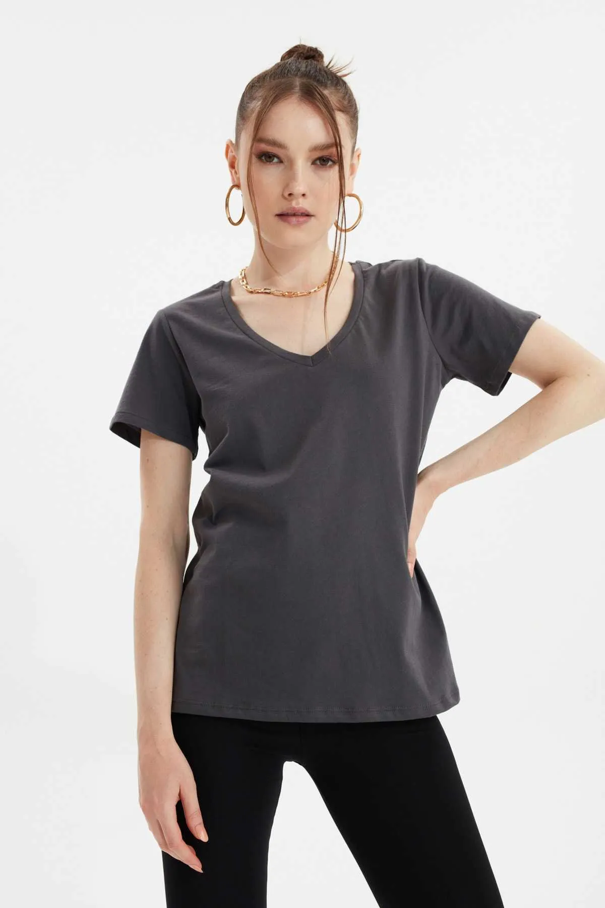 Trendyol 100 coton Jersey simple col en V T-shirt tricoté de base TWOSS20TS0129 2021 Mode Vêtements pour femmes T-shirt d'été T-shirt décontracté Y0629