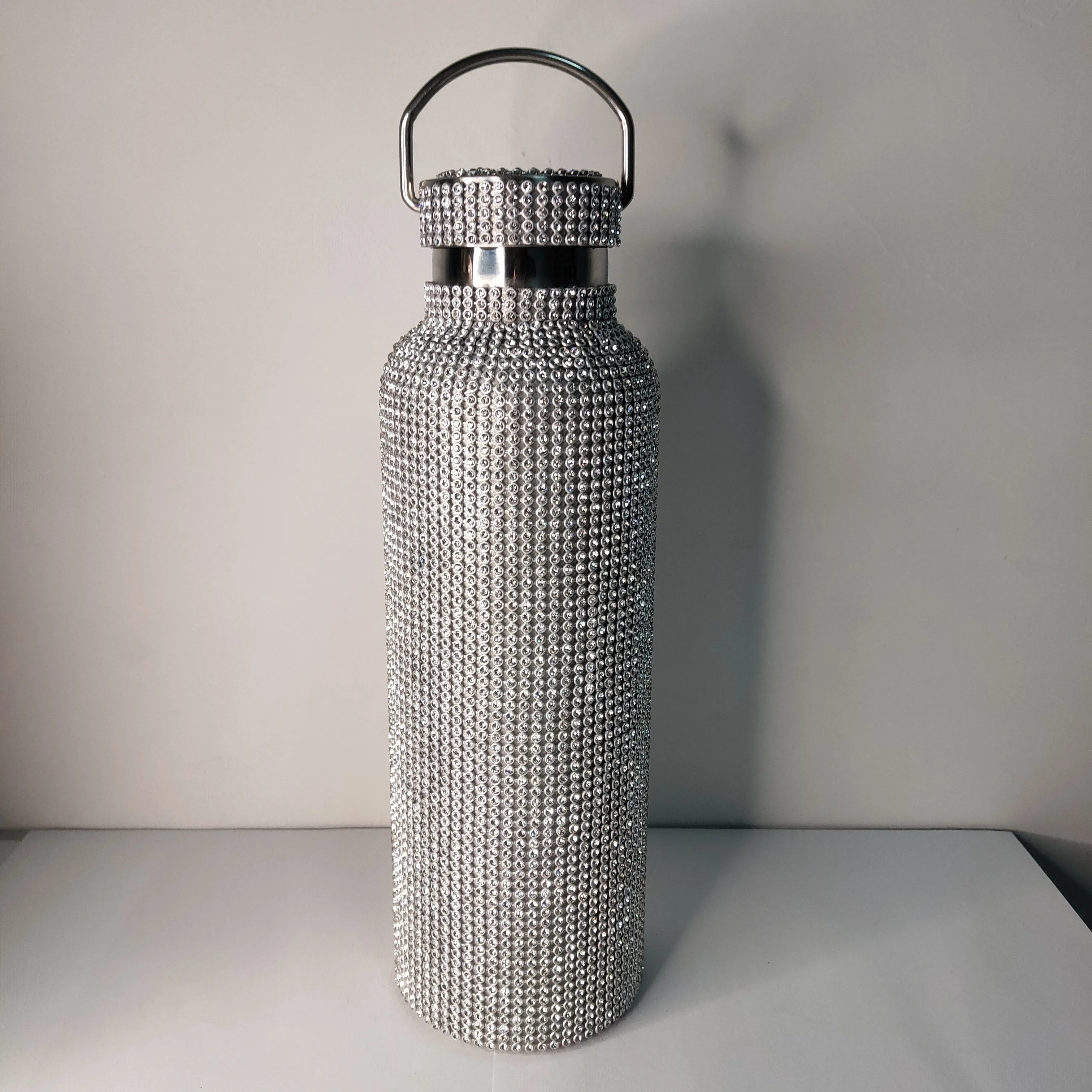 500 ml błyszczący diamentowy kubek ze stali nierdzewnej Bling Bling Rhinestone Water Bottle Przenośny czajnik zewnętrzny z LID275F