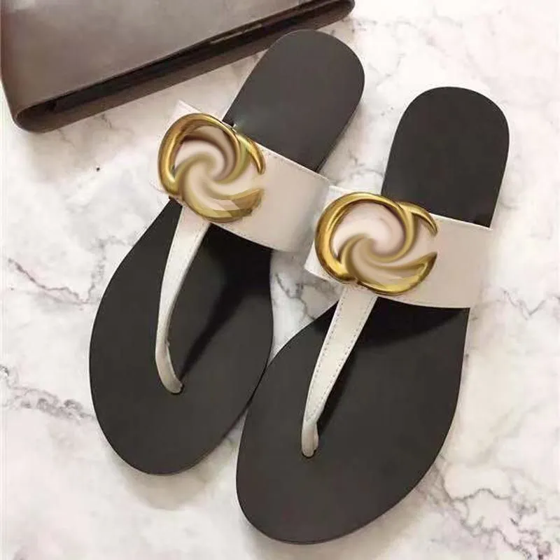 단단한 금속 버클 슬리퍼 여성 신발 2021 New PU 가죽 캐주얼 야외 패션 패션 클래식 편안한 여름 라운드 발가락 간결한 HM204