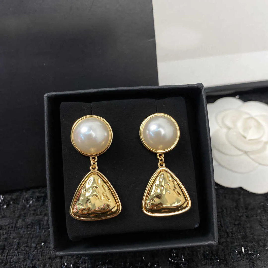 Brand Fashion Drop Triangle Jewelry Gold Color Big Pearls Earrings Camellia Luxury Tassel Pearls Design Wedding Party Earrings8853771