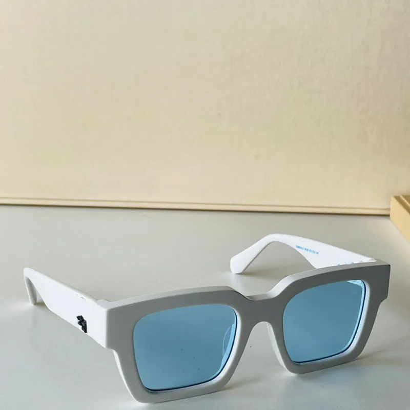 Solglasögon för kvinnor OMRI012 Klassisk svart full ram ögonskyddsmode utanför 012 män glasögon UV400 skyddslinser designer 307w