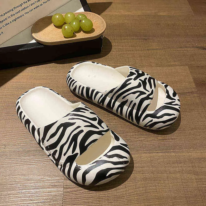 2022 sommar kvinnor tofflor söta tjejer zebra kor anti-kollision tå mjuka kvinnor slipper inomhus damer sandaler kvinnliga skor y220221