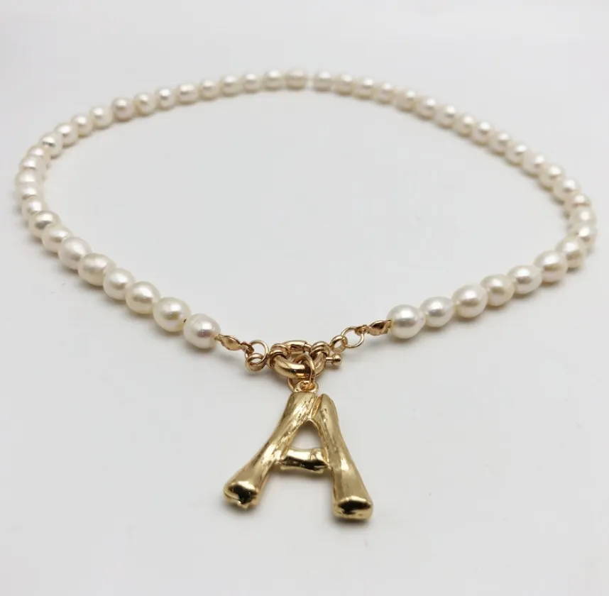 Vintage Choker alfabet A-Z początkowy łańcuszek z pereł naszyjnik dla kobiet klamra ze stali nierdzewnej złoty wisiorek biżuteria