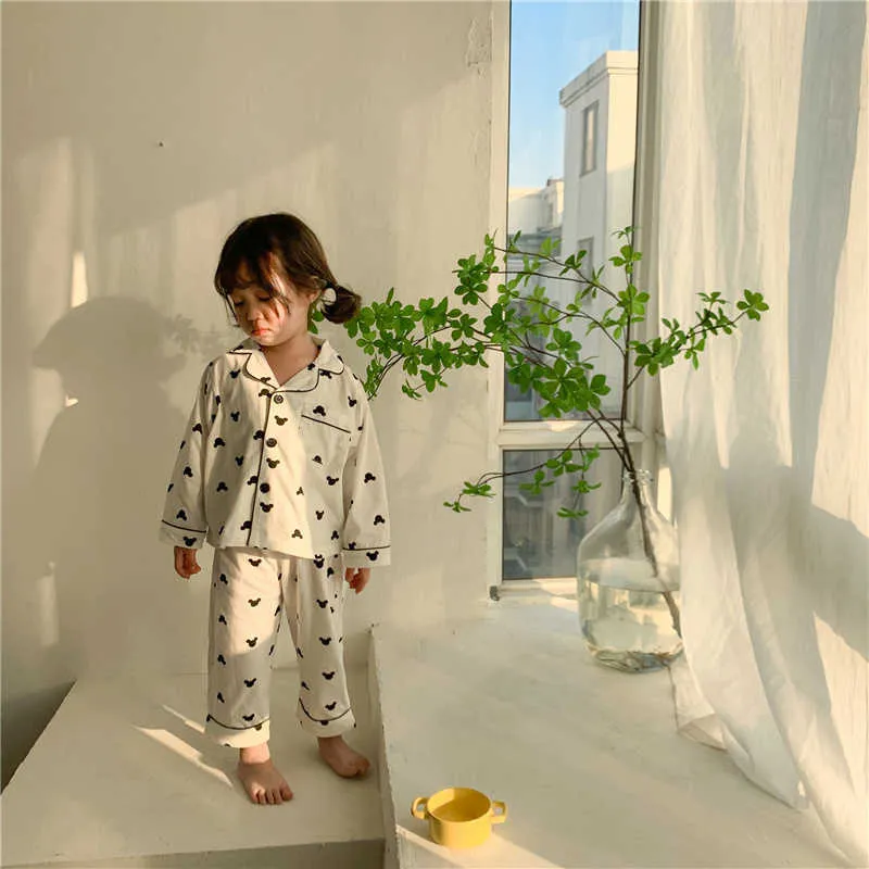 Pojkar och flickor Cotton Cartoon Pajama sätter unsiex Kids Soft Turndown Collar Sleepwear Children Fashion Nightwear set 210615