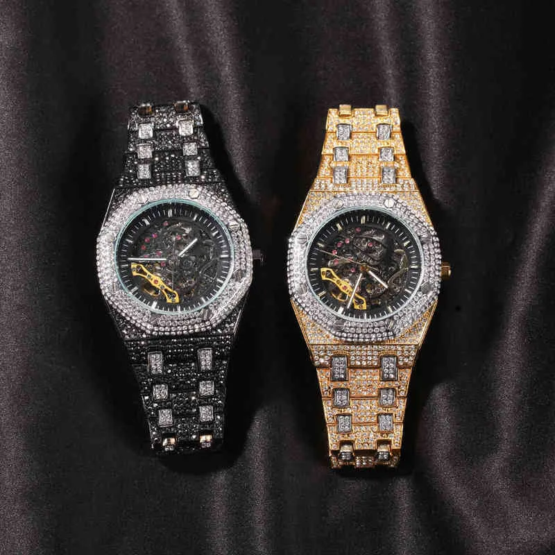 Avanadores de punho Hip Hop Full Iced Out Men Watches Watches Aço inoxidável mecânico de luxo Rhinestones Quartz Square Business Watch 2212302574