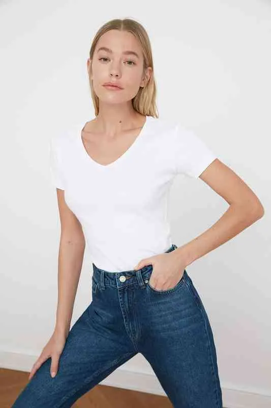 Trendyol 100 coton côtelé col en V Slimfit tricoté T-Shirt TWOSS20TS0130 G220228