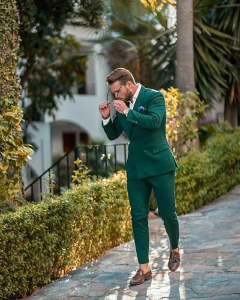 Costumes verts pour hommes à double boutonnage Groom Wedding Wear Tuxedos Peak Lapel Costumes de bal formels Set 2 Pièces Blazer + Pantalon X0909