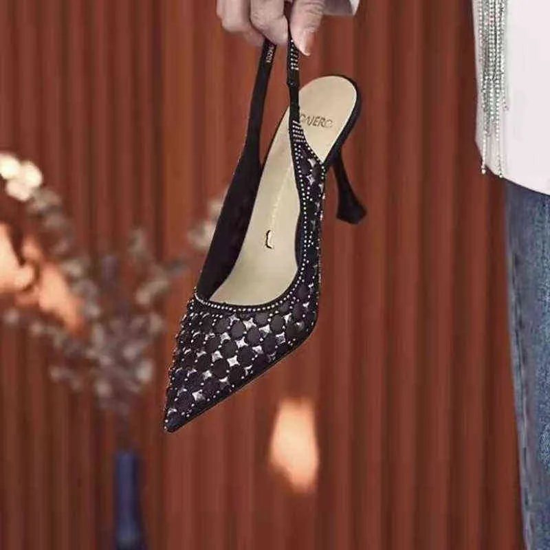 Sandels указывающие на ножные сандалии весенней и осенью сказочный бриллиант инкрустированный пояс на высоком каблуке Baotou Muller половину тапочки женщины верхняя одежда 220303