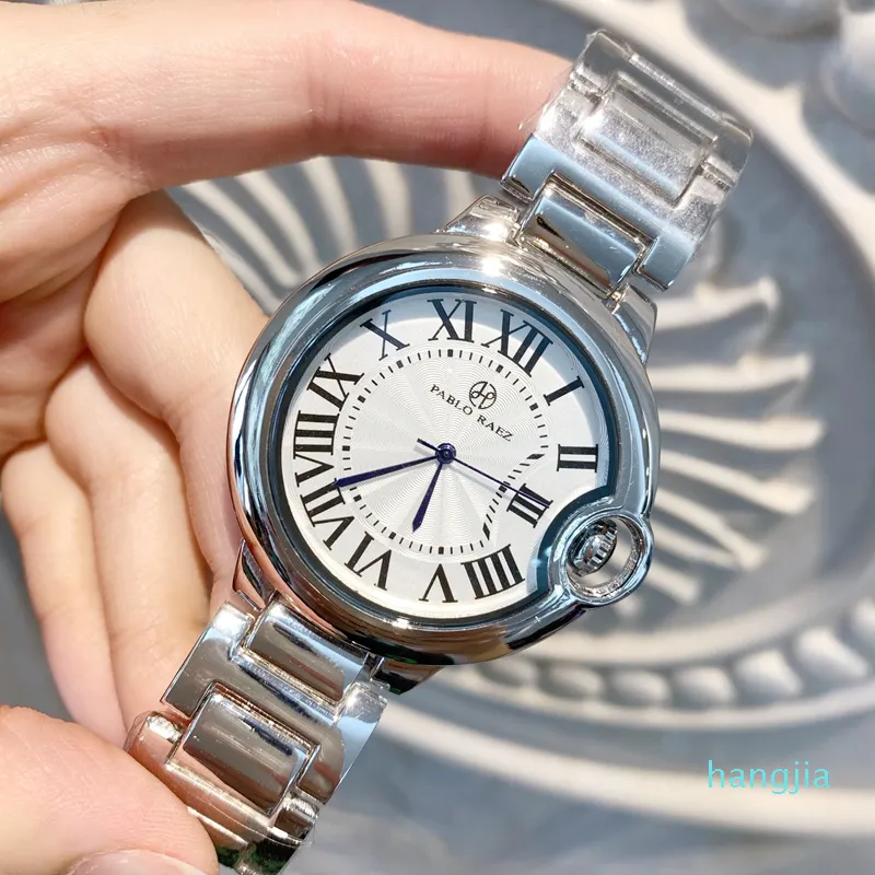 Nouveau design classique Leiseure Mens Women Watches Fashion Watches Steel Blue Quartz Wrists Top Reloges Reloges Luxury Relojes Balon High Qua275F