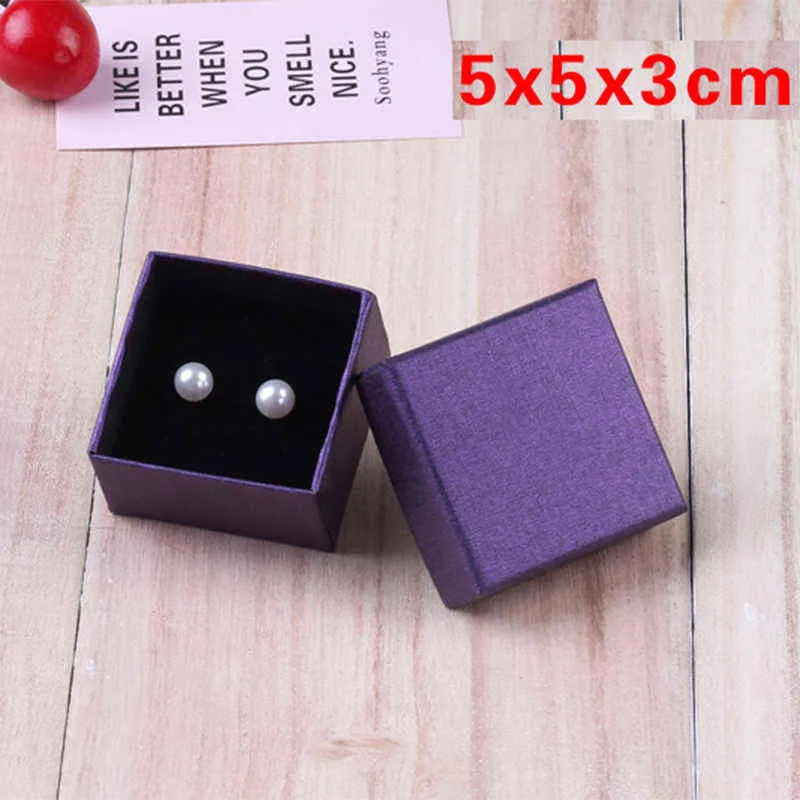 24 Stück quadratische Schmuckverpackungsbox 9 * 7 cm lila Papier Halskette Ring Ohrringe Armband Geschenk zum Valentinstag Hohe Qualität 211105