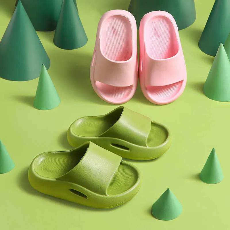 Portable bébé enfants pantoufles sandales pour garçons filles intérieur maison EVA doux semelle épaisse enfant en bas âge enfants été diapositives chaussures antidérapant 210713