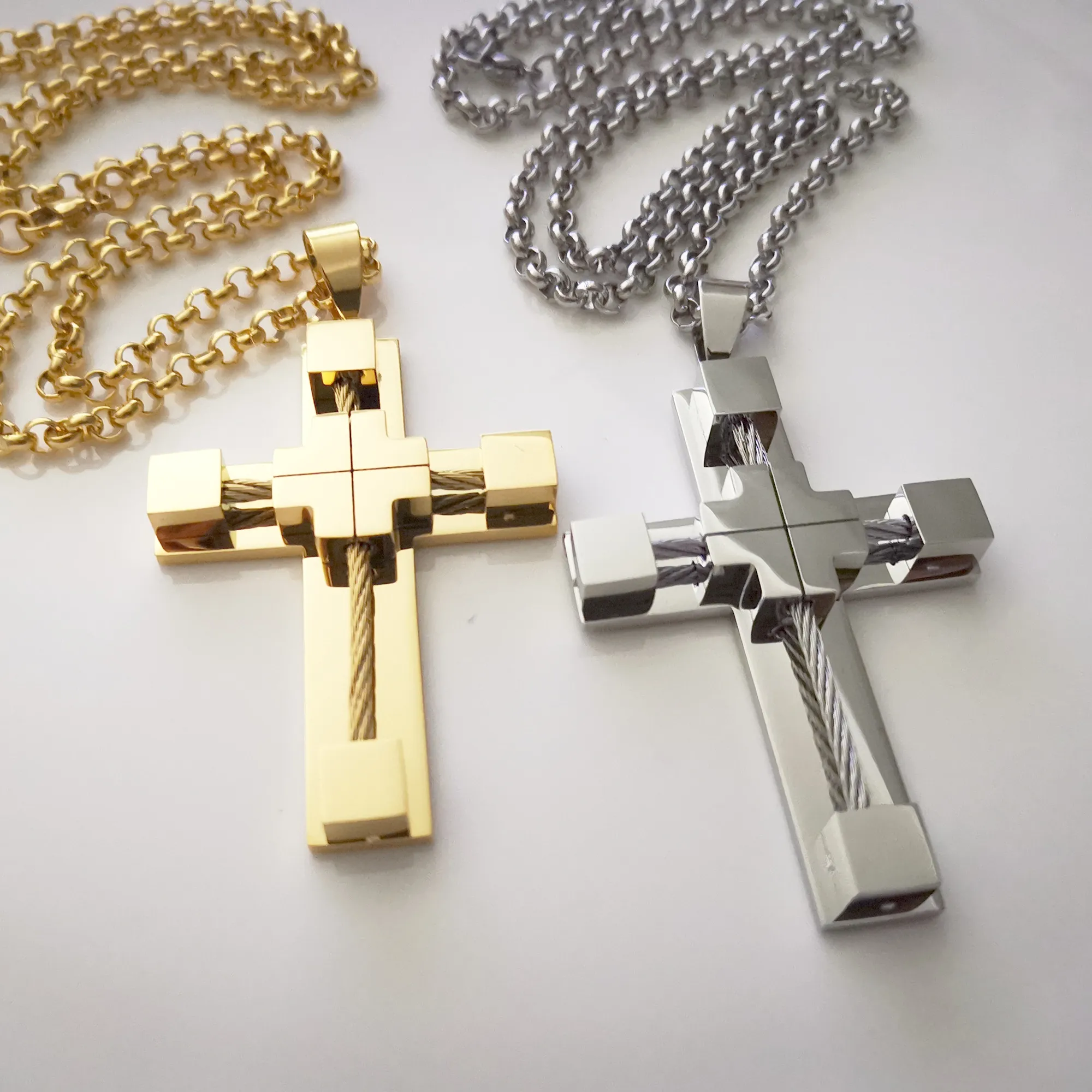 Collier de croix masculin 316l en acier inoxydable Jésus-Christ pendentif en or blanc rolo joelry 4 mm 24 pouces233y