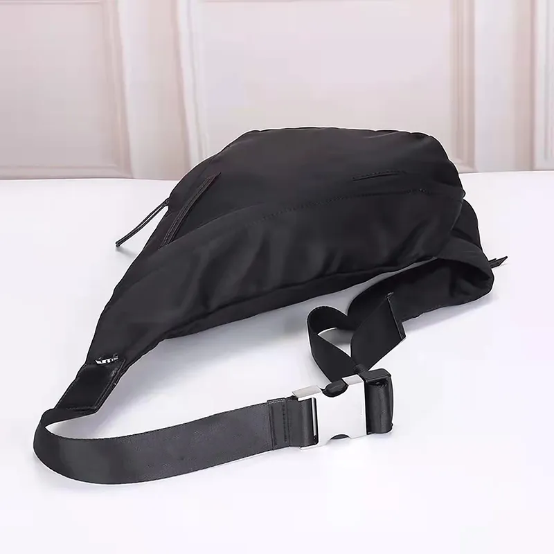 Luxury Shoulder Bags Canvas chest bag Large capacity backpack Fanny pack for men Unisex Casual travel bag Lady Designer Satchel leather parachute fabric dicky0750