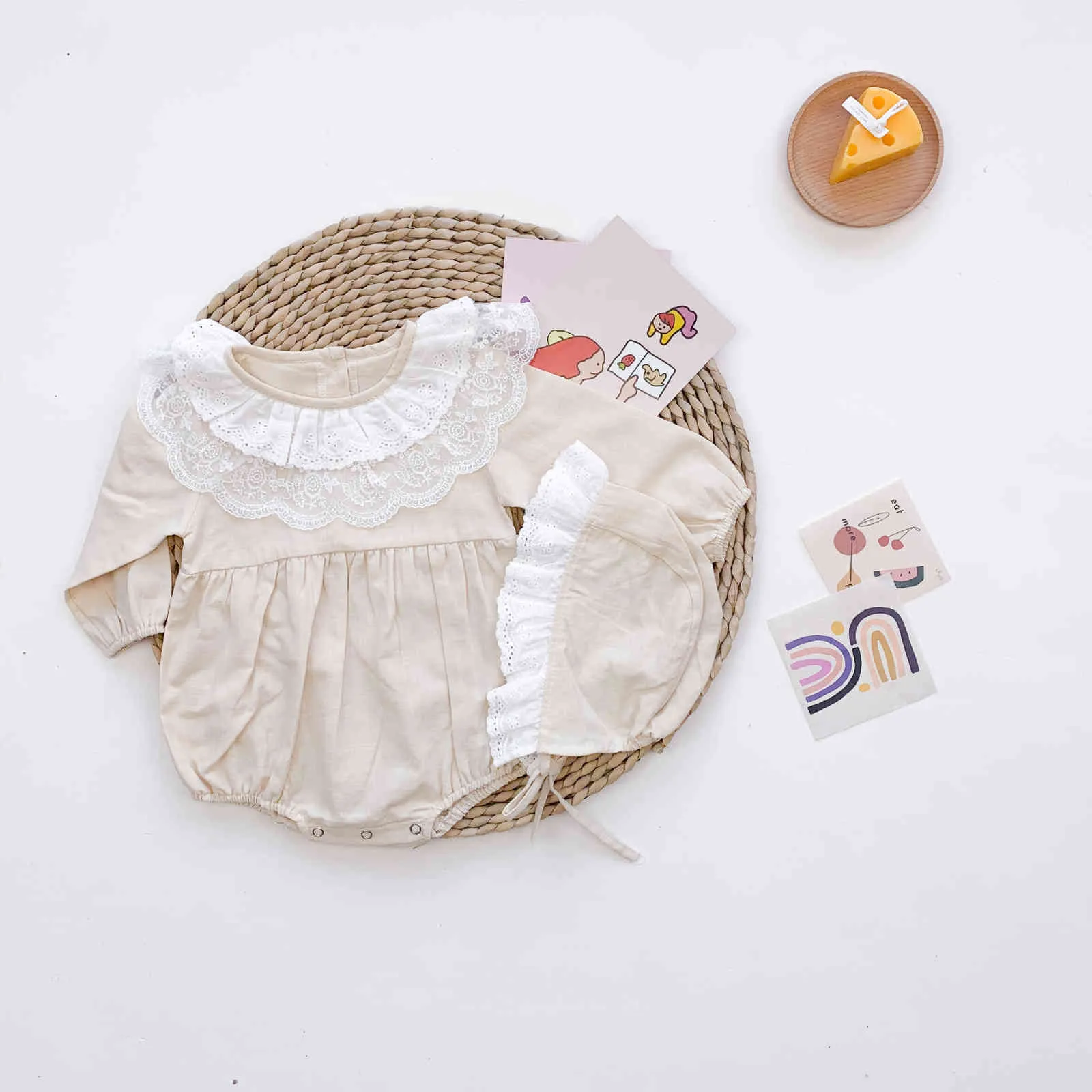 Spring and Autumn Baby Coverells Romper rampicante rampicante vestiti in cotone pizzo colletto femmina 210515