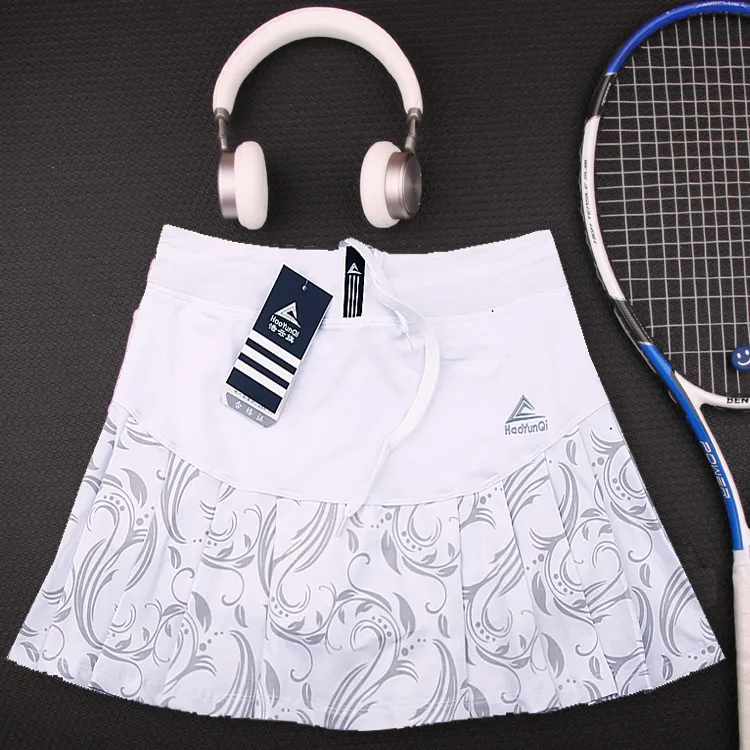 Joupes de tennis pour femmes avec du tennis pour femmes courtes intégrées skorts jupe de fitness féminin
