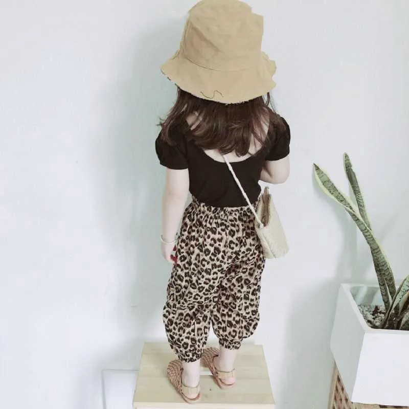 Costume pour filles T-shirt à manches courtes + pantalon court à imprimé léopard Vêtements pour enfants d'été 210625